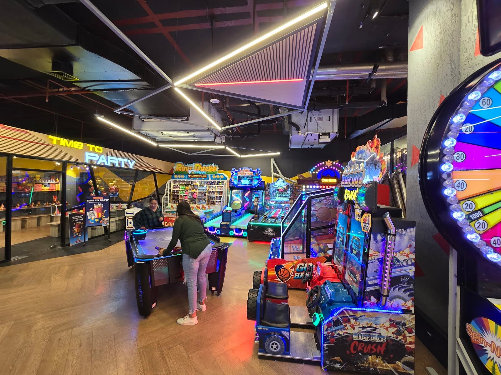 Timezone Phoenix Marketcity venue view 2