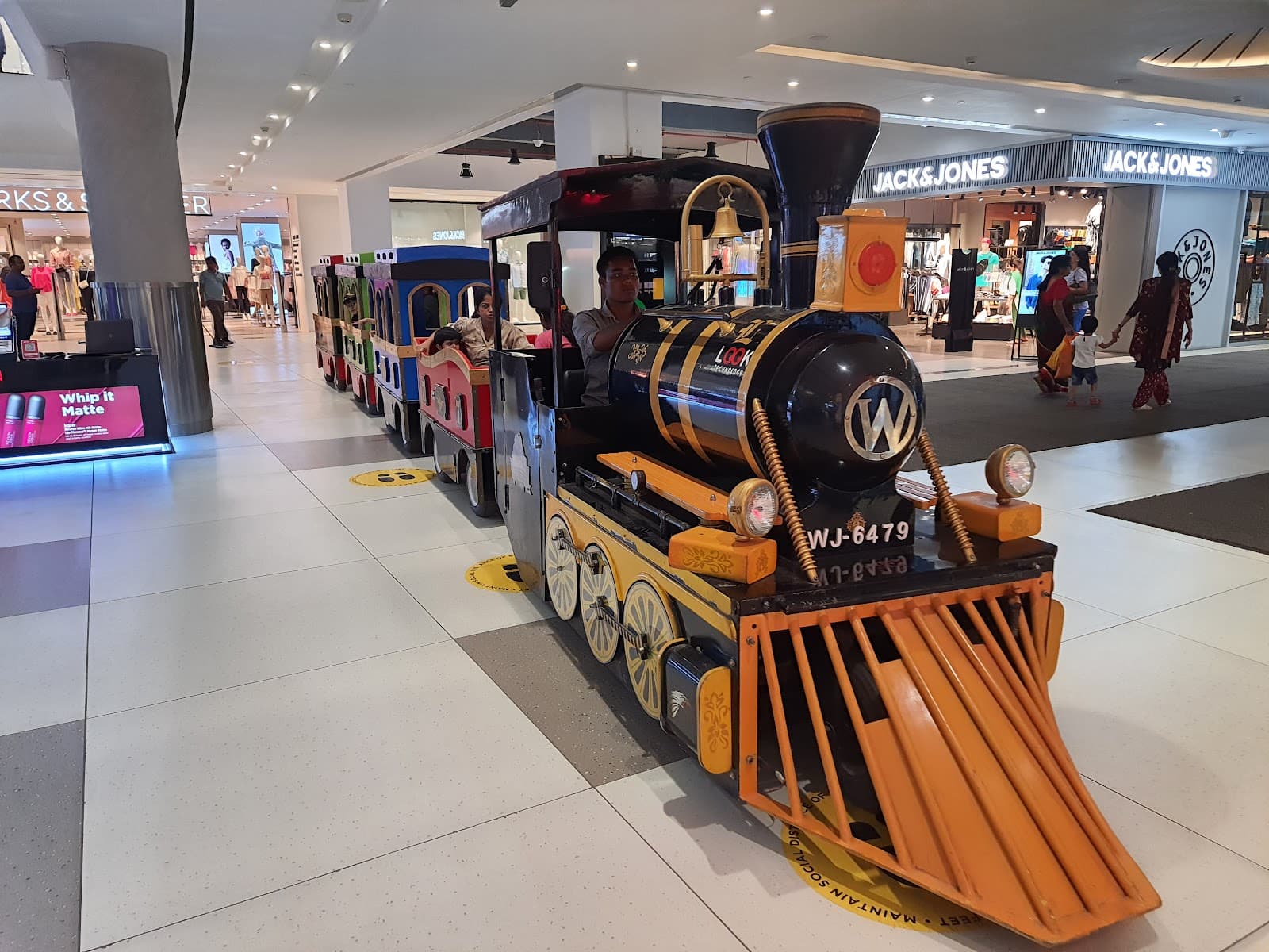 Elpro City Square mall view 4