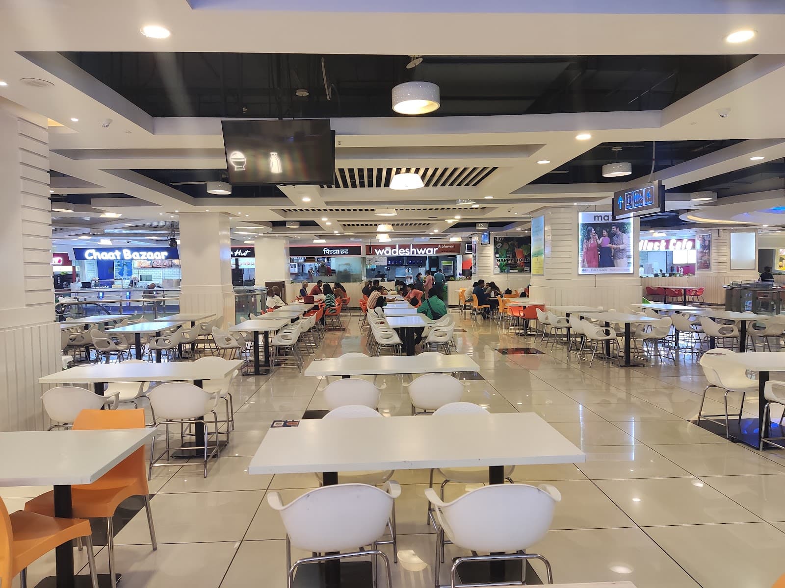 Nexus Westend Mall mall view 4