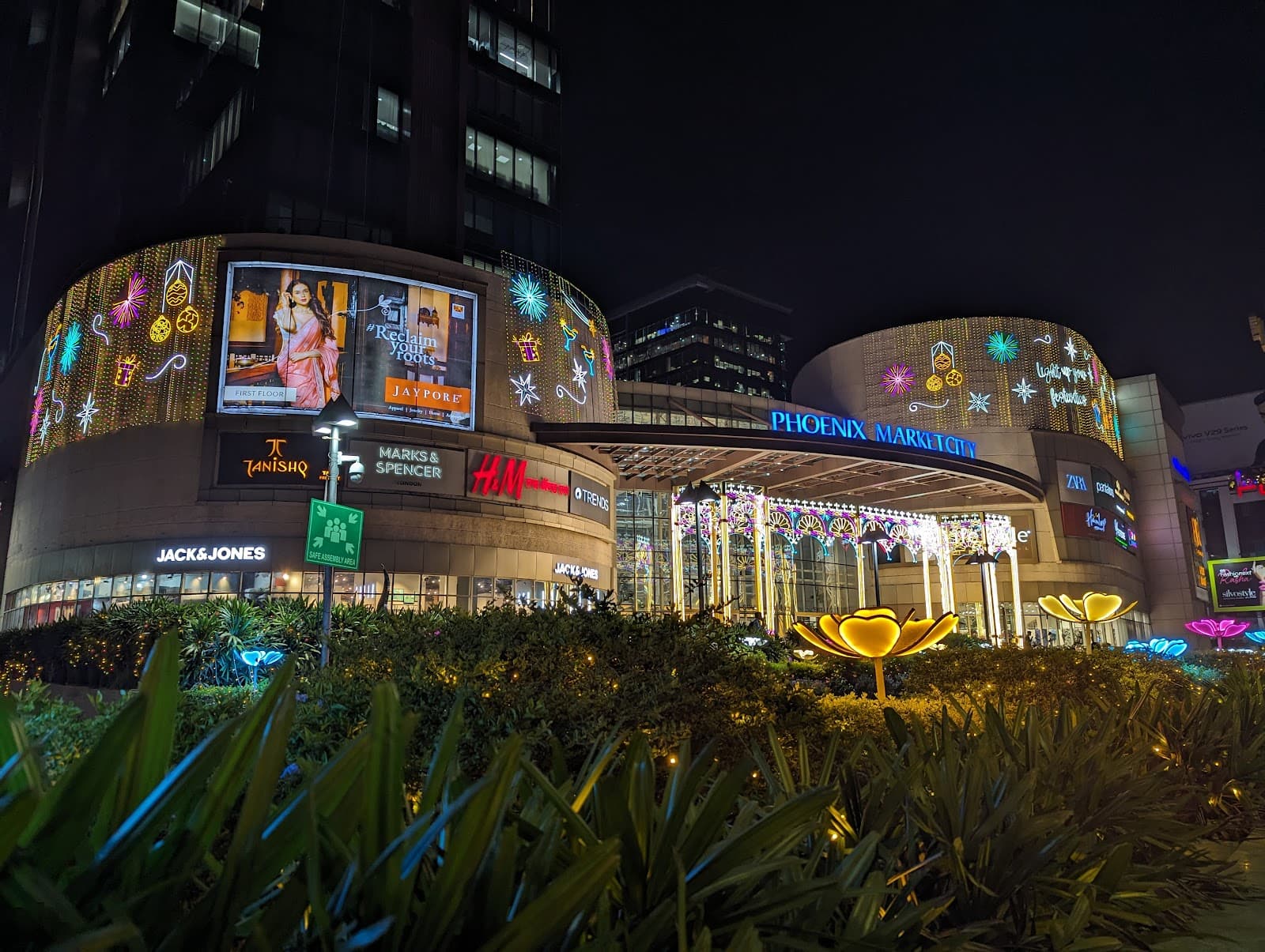 Phoenix Marketcity Pune mall view 2