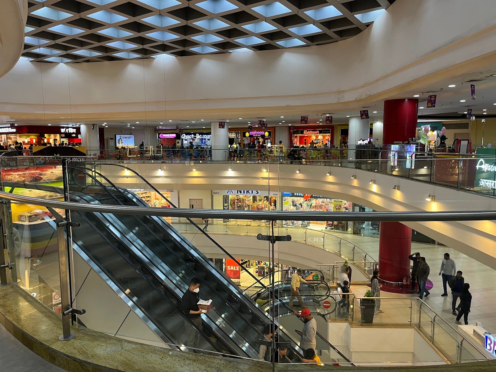 Seasons Mall mall view 5